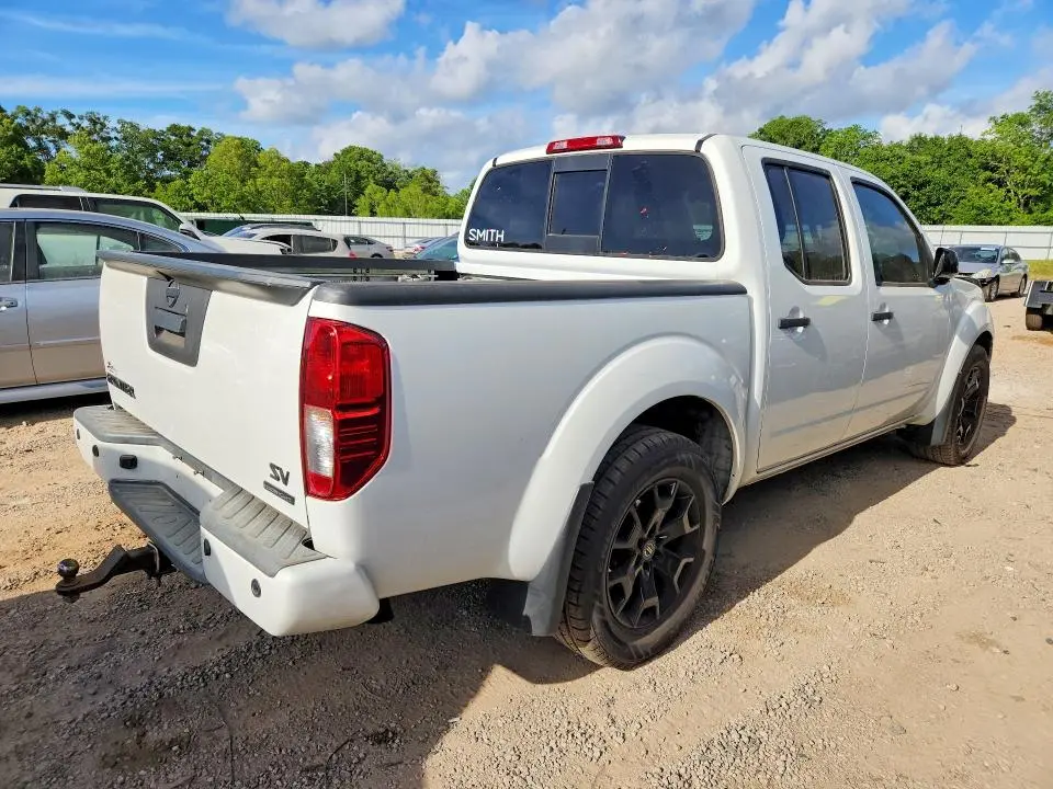 2021 NISSAN FRONTIER SV  