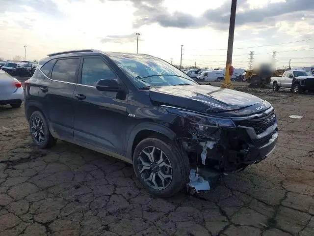 2023 KIA SELTOS EX  