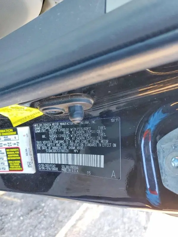 2012 TOYOTA SIENNA LE  