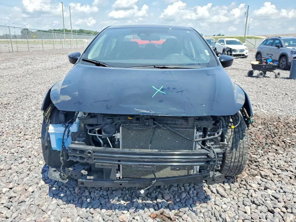2022 NISSAN VERSA SV  