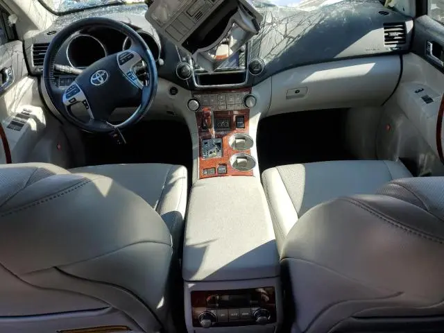 2013 TOYOTA HIGHLANDER LIMITED