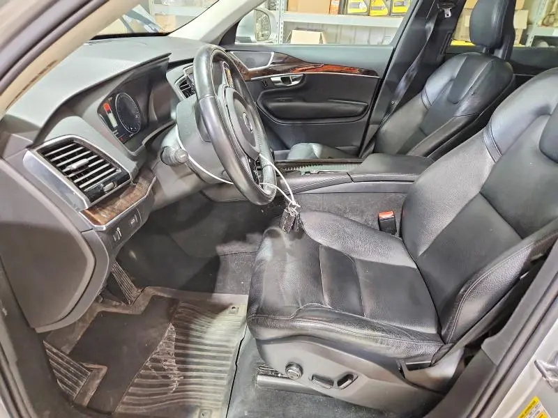 2016 VOLVO XC90 T6  