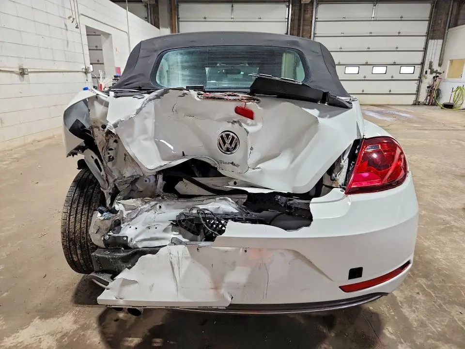2019 VOLKSWAGEN BEETLE S  