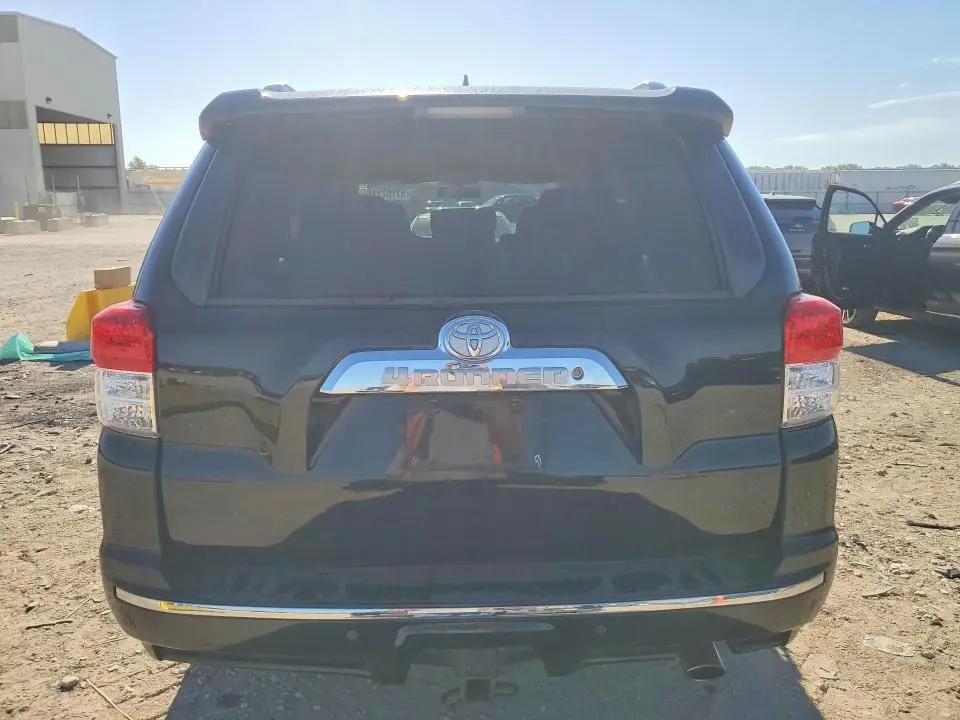 2011 TOYOTA 4RUNNER SR5  
