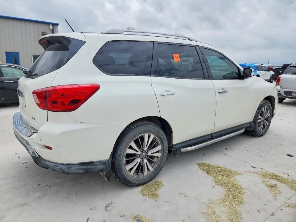 2018 NISSAN PATHFINDER SV  