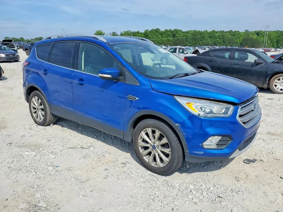 2017 FORD ESCAPE TITANIUM  