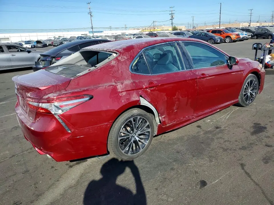 2018 TOYOTA CAMRY SE  