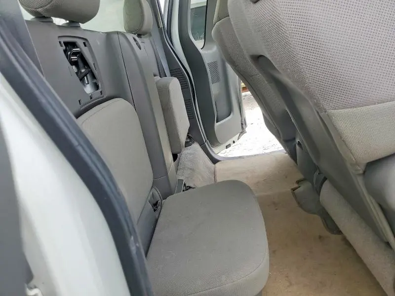 2013 NISSAN FRONTIER S  