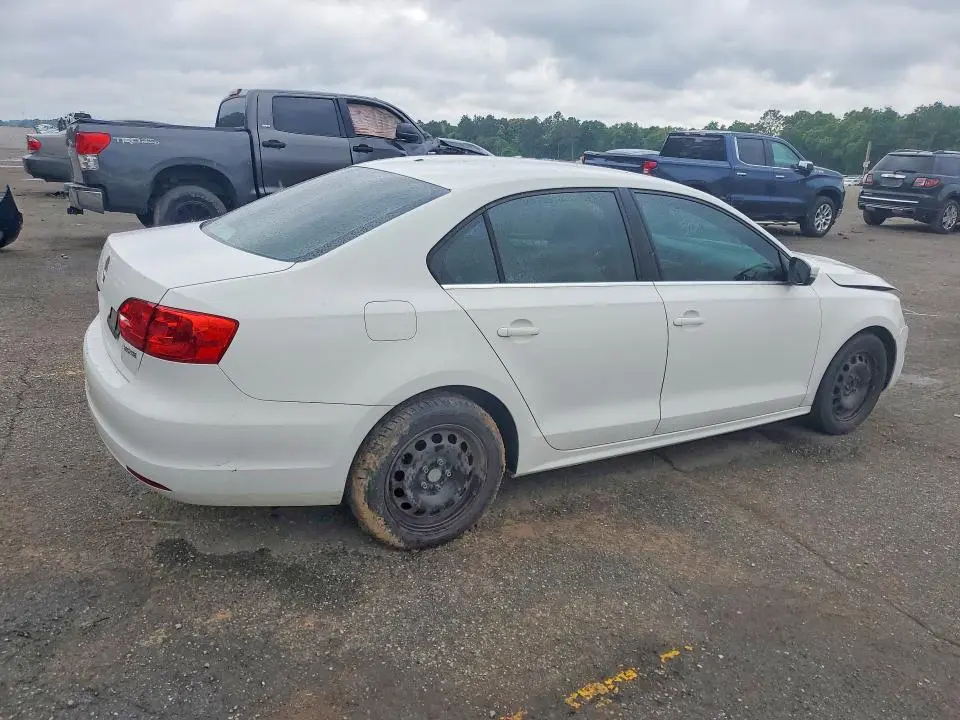 2013 VOLKSWAGEN JETTA SE  