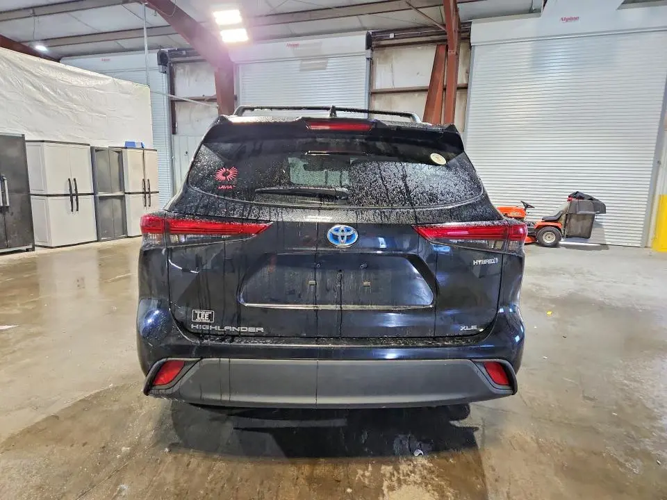 2021 TOYOTA HIGHLANDER HYBRID XLE  