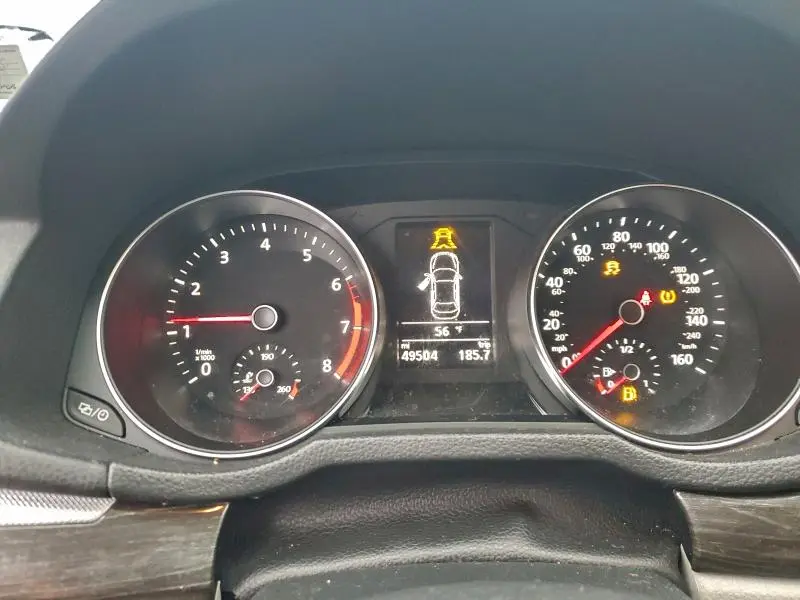 2018 VOLKSWAGEN PASSAT SE  