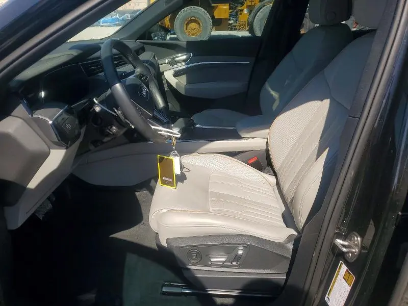 2024 AUDI Q8 E-TRON PRESTIGE  