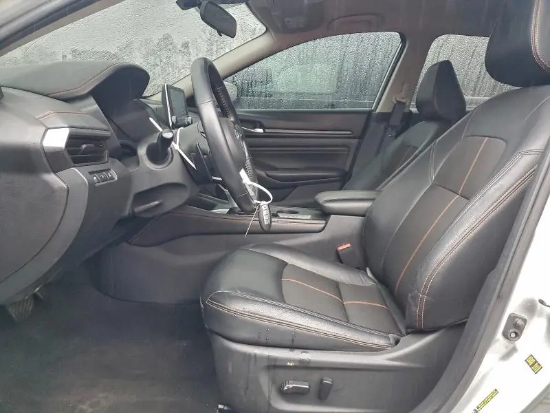 2021 NISSAN ALTIMA SR  