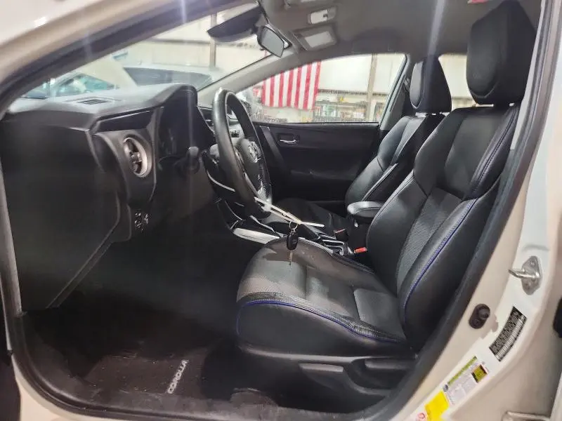 2019 TOYOTA COROLLA SE  