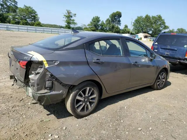 2022 NISSAN VERSA SV  