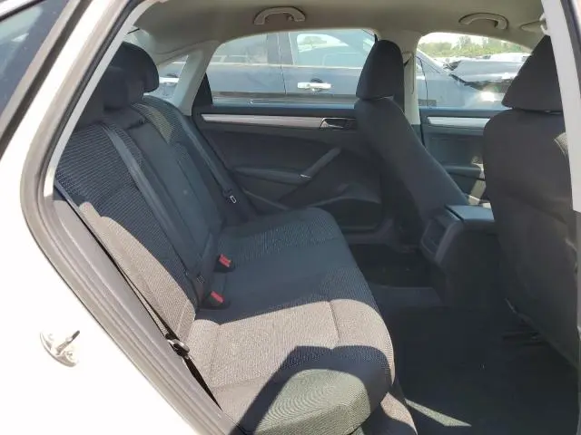 2016 VOLKSWAGEN PASSAT S  