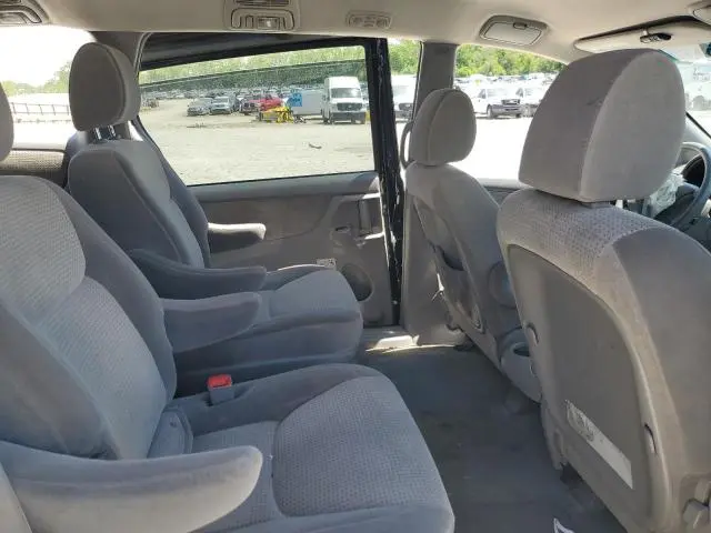 2010 TOYOTA SIENNA CE  