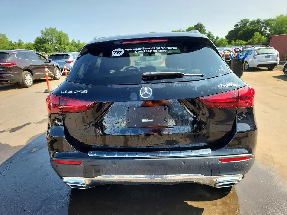 2026 MERCEDES-BENZ GLA 250 4MATIC  