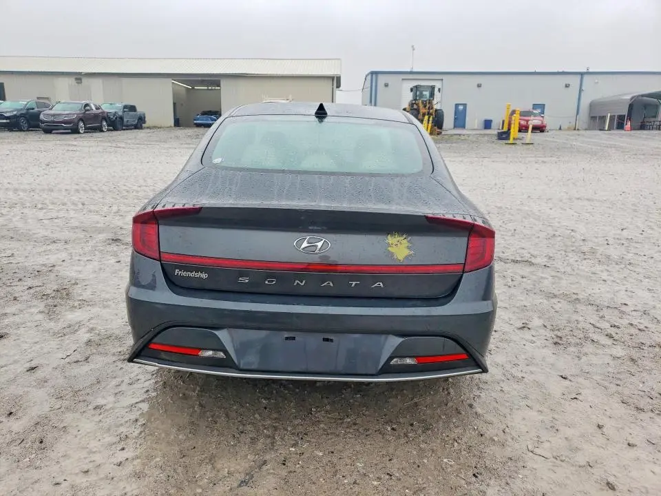 2023 HYUNDAI SONATA SE  