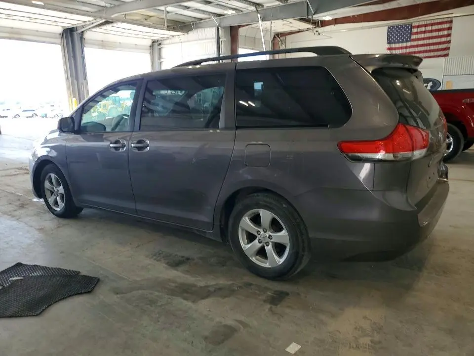 2011 TOYOTA SIENNA LE  