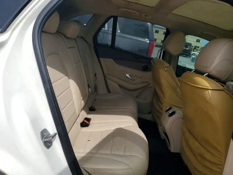 2019 MERCEDES-BENZ GLC 300  