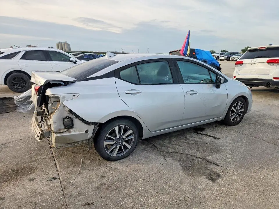 2020 NISSAN VERSA SV  