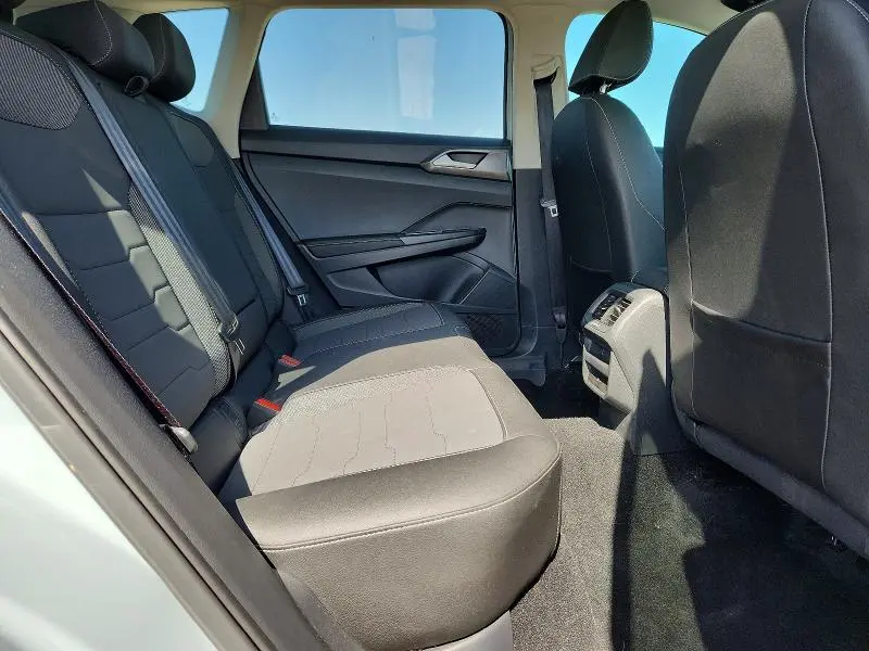 2025 VOLKSWAGEN TAOS SE BLACK  