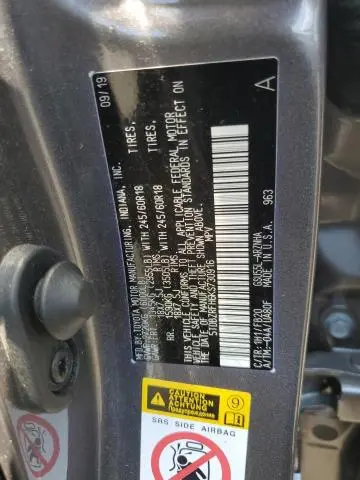 2019 TOYOTA HIGHLANDER LE  