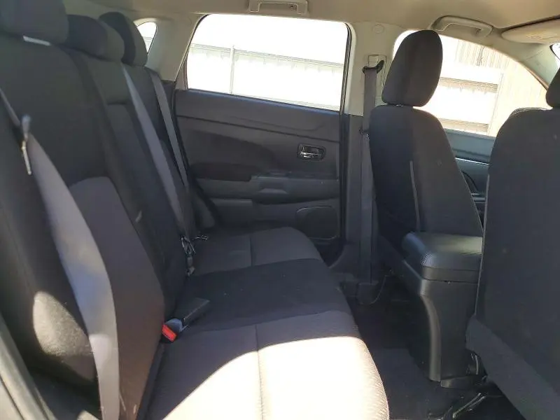 2019 MITSUBISHI RVR SE  