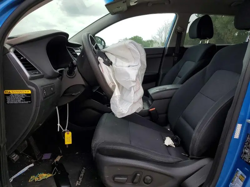 2016 HYUNDAI TUCSON SE  