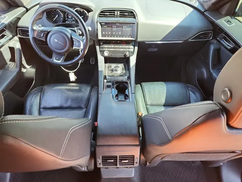 2019 JAGUAR F-PACE R - SPORT  