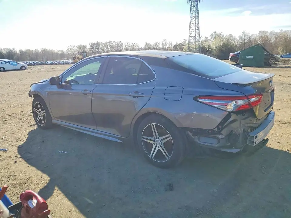 2018 TOYOTA CAMRY SE  