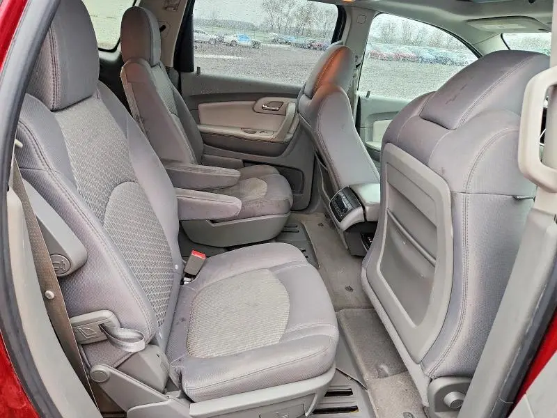 2011 CHEVROLET TRAVERSE LT  