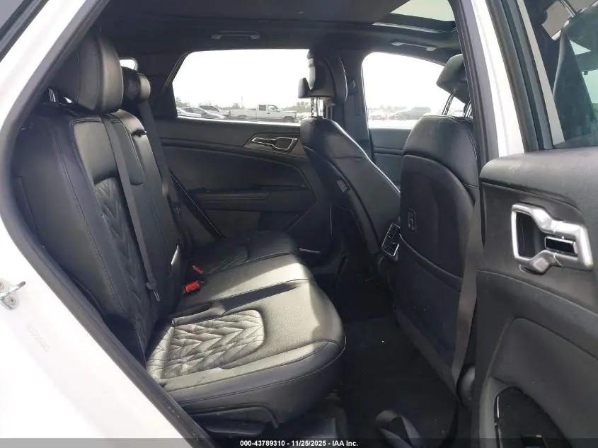 2023 KIA SPORTAGE X-LINE