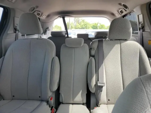 2011 TOYOTA SIENNA LE  