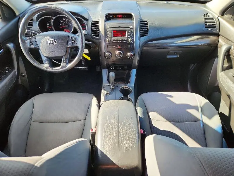 2013 KIA SORENTO LX  