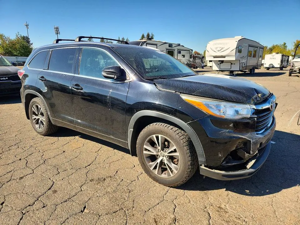 2016 TOYOTA HIGHLANDER XLE  