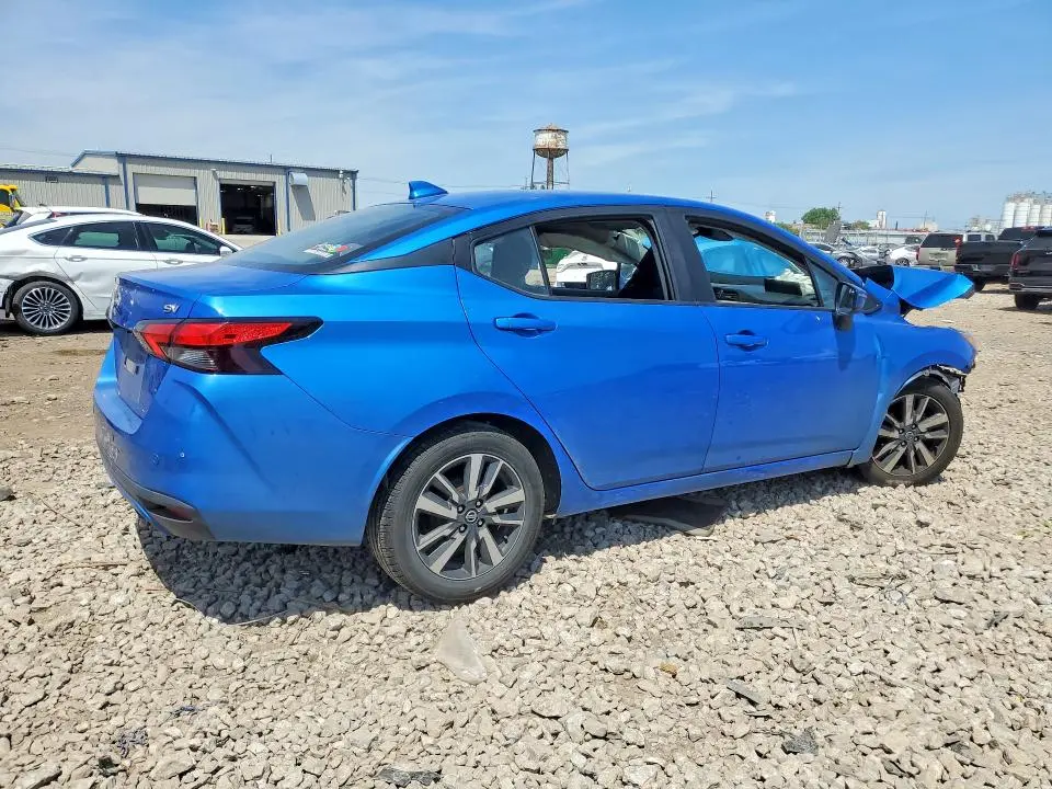 2021 NISSAN VERSA SV  