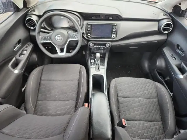 2021 NISSAN KICKS SV  