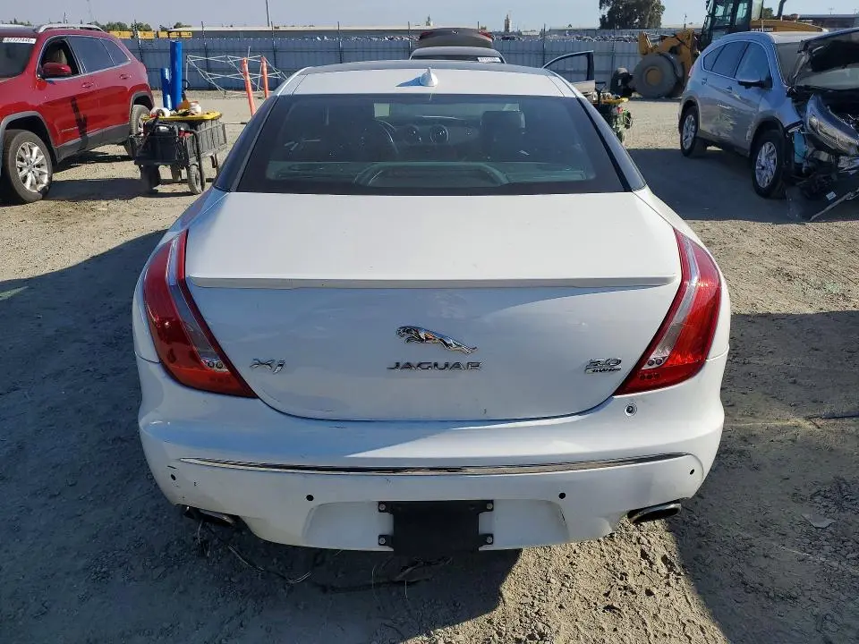 2015 JAGUAR XJ   