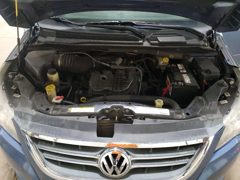 2011 VOLKSWAGEN ROUTAN SE  