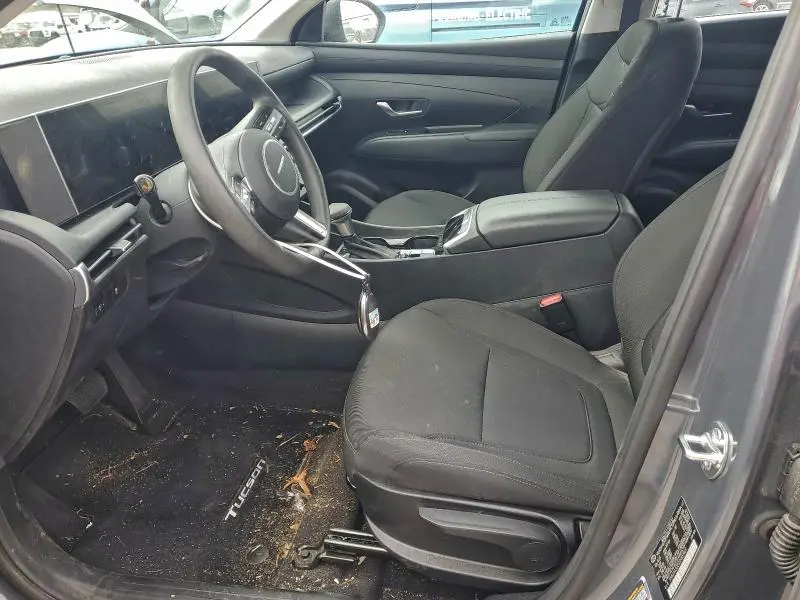 2025 HYUNDAI TUCSON SE  