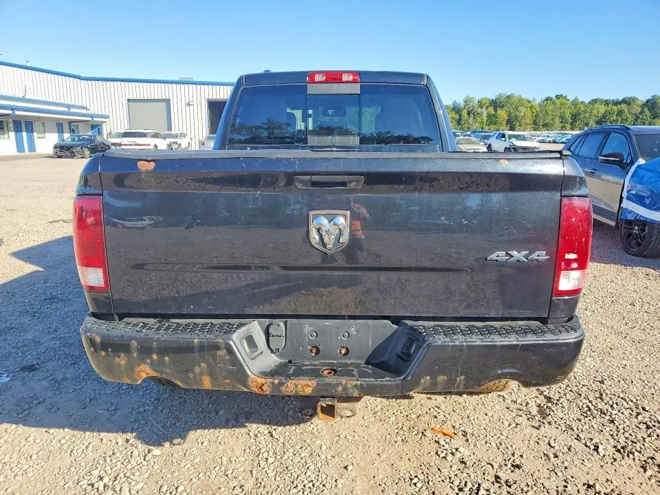 2016 RAM 1500 ST  