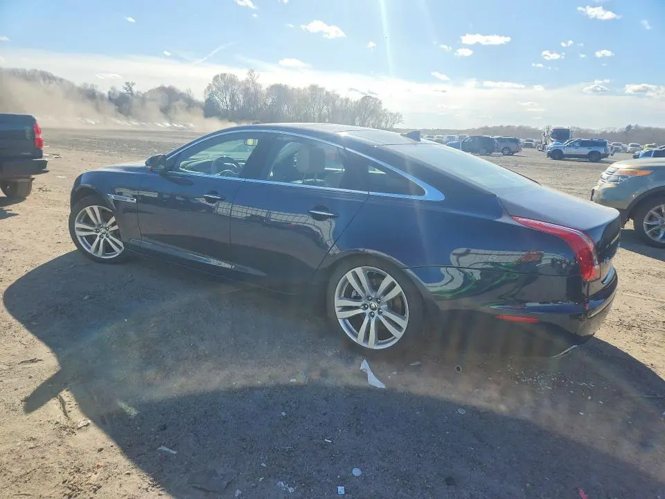 2013 JAGUAR XJ   