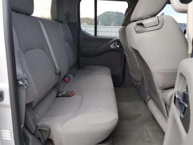 2013 NISSAN FRONTIER S