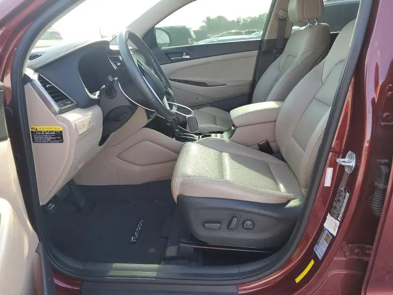 2017 HYUNDAI TUCSON SE PLUS  