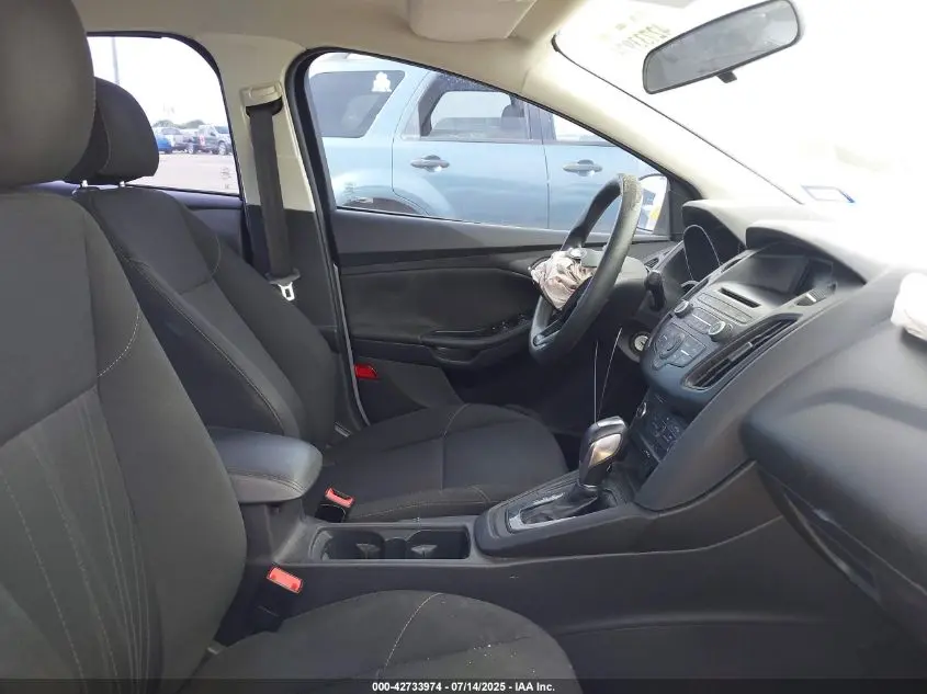 2015 FORD FOCUS SE