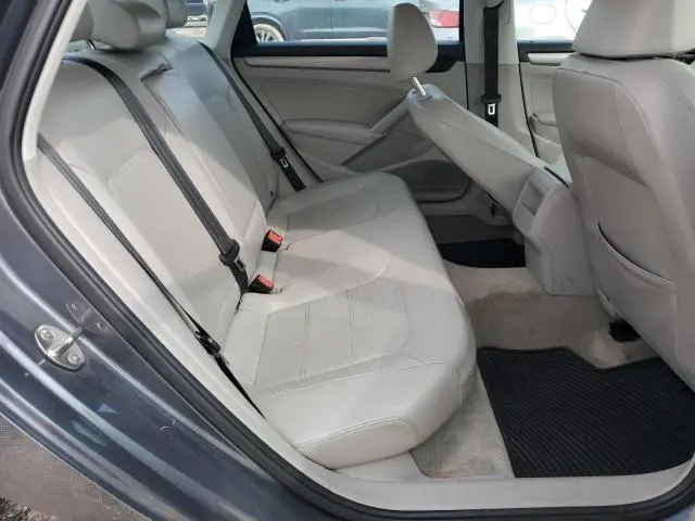2015 VOLKSWAGEN PASSAT S  