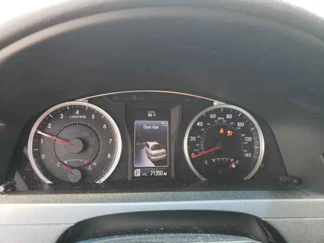 2016 TOYOTA CAMRY LE  