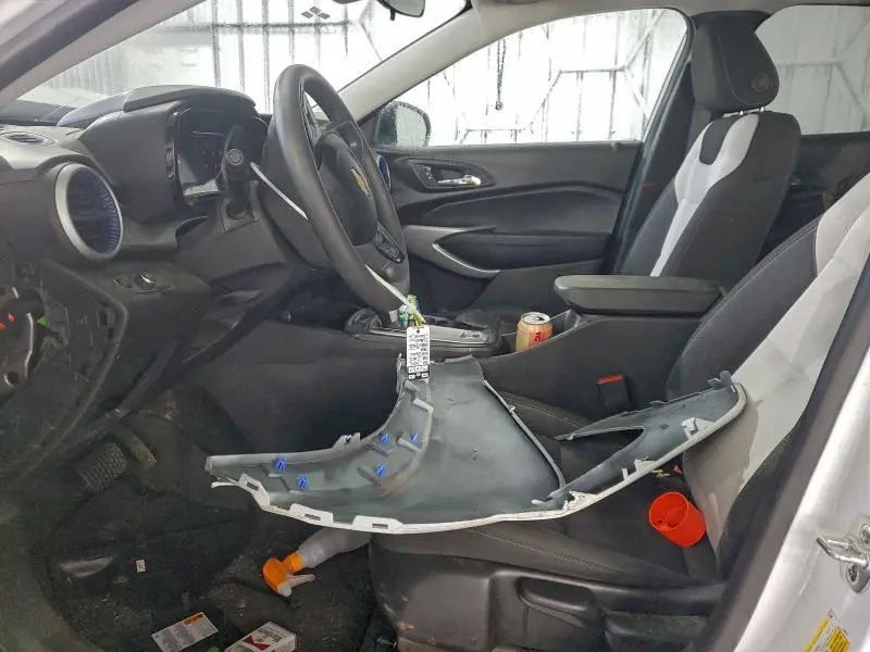 2025 CHEVROLET TRAX LS  